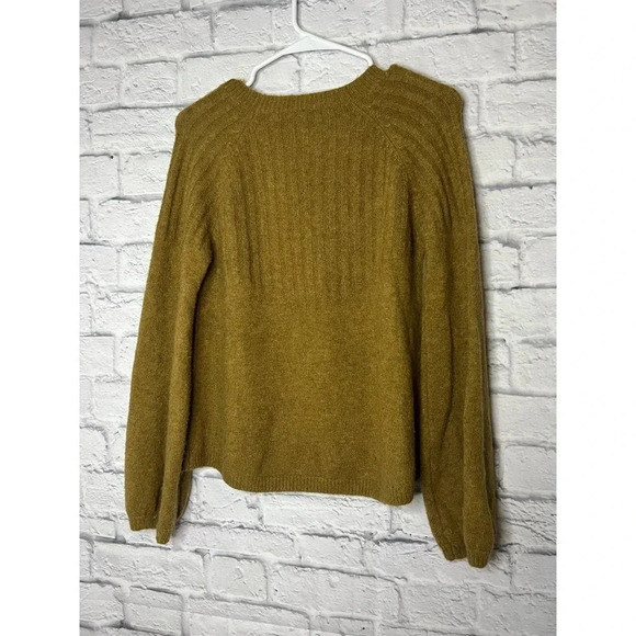 Chelsea & Violet Alpaca wool blend green sweater. - Picture 5 of 8